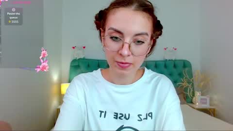 Snapshot of l1ttle_angel__ chatting on September 9, 9:14 pm Margo online show from September 9, 9:14 pm