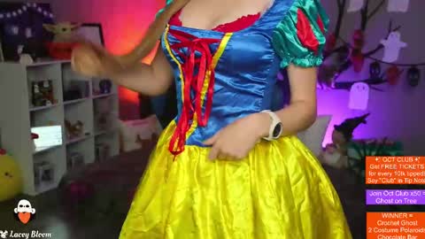 Lacey Bloom online show from October 23, 2:50 am