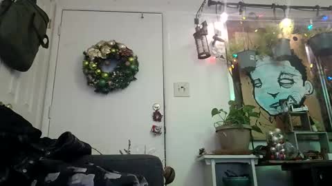 Snapshot of lacybell chatting on January 1, 10:11 am lacybell online show from January 1, 10:11 am