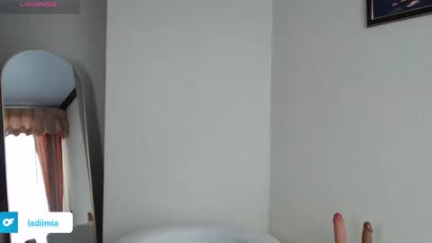 Mia online show from December 27, 3:09 am