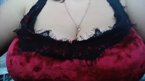 Snapshot of lady_boom_ chatting on January 22, 8:38 pm lady_boom_ online show from January 22, 8:38 pm