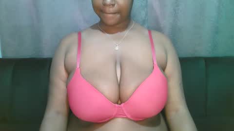 lady_dearra online show from March 5, 11:17 am