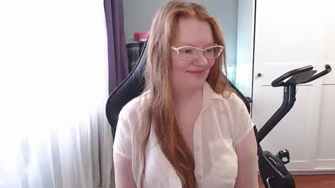 Snapshot of lady_inari chatting on October 5, 7:13 am Angelika online show from October 5, 7:13 am