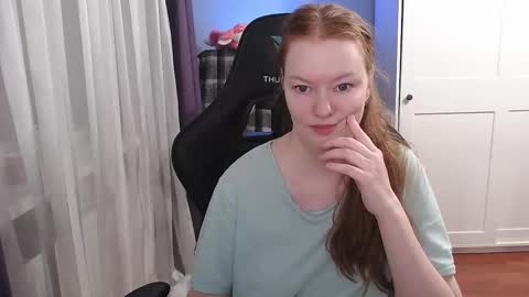 Snapshot of lady_inari chatting on October 7, 3:33 am Angelika online show from October 7, 3:33 am