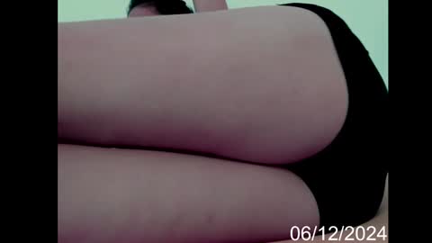 Snapshot of lady_jhana chatting on December 6, 6:06 pm Jhana online show from December 6, 6:06 pm