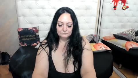 lady lauren online show from December 8, 6:01 am