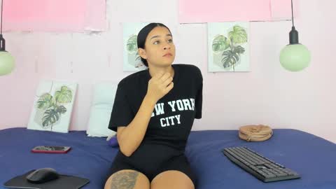 Snapshot of lady_rossee chatting on September 16, 2:36 pm Leidy online show from September 16, 2:36 pm