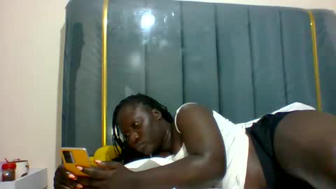 Snapshot of ladyblossoms19 chatting on December 29, 8:58 pm lindah32 online show from December 29, 8:58 pm