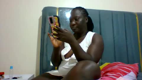 Snapshot of ladyblossoms19 chatting on December 24, 9:11 pm lindah32 online show from December 24, 9:11 pm