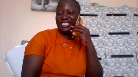 Snapshot of ladyblossoms19 chatting on January 14, 10:38 am lindah32 online show from January 14, 10:38 am