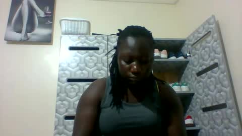 Snapshot of ladyblossoms19 chatting on January 6, 3:51 pm lindah32 online show from January 6, 3:51 pm