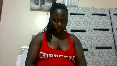 Snapshot of ladyblossoms19 chatting on January 16, 7:31 pm lindah32 online show from January 16, 7:31 pm