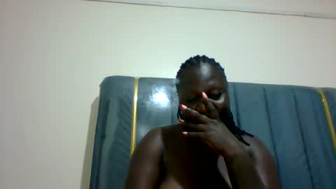 Snapshot of ladyblossoms19 chatting on December 26, 9:47 pm lindah32 online show from December 26, 9:47 pm