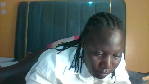 Snapshot of ladyblossoms19 chatting on September 29, 3:00 am lindah32 online show from September 29, 3:00 am