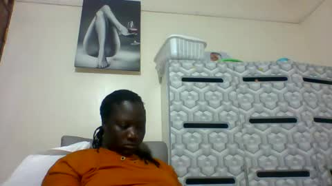 Snapshot of ladyblossoms19 chatting on January 14, 8:48 pm lindah32 online show from January 14, 8:48 pm