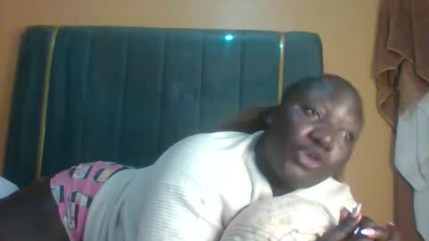 Snapshot of ladyblossoms19 chatting on September 16, 11:02 pm lindah32 online show from September 16, 11:02 pm