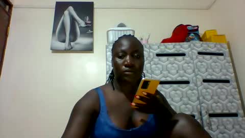Snapshot of ladyblossoms19 chatting on December 21, 8:21 pm lindah32 online show from December 21, 8:21 pm