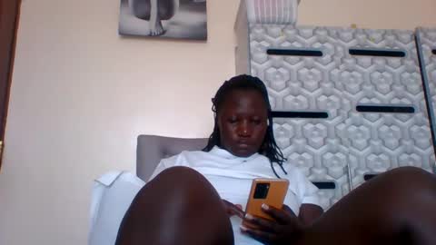 Snapshot of ladyblossoms19 chatting on January 16, 9:27 am lindah32 online show from January 16, 9:27 am