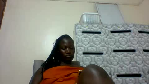 Snapshot of ladyblossoms19 chatting on January 27, 2:20 am lindah32 online show from January 27, 2:20 am