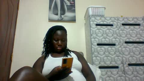 Snapshot of ladyblossoms19 chatting on January 15, 7:34 pm lindah32 online show from January 15, 7:34 pm