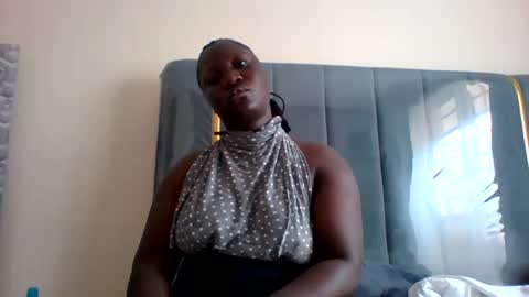 Snapshot of ladyblossoms19 chatting on December 24, 8:22 am lindah32 online show from December 24, 8:22 am