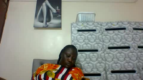 Snapshot of ladyblossoms19 chatting on January 28, 6:39 pm lindah32 online show from January 28, 6:39 pm