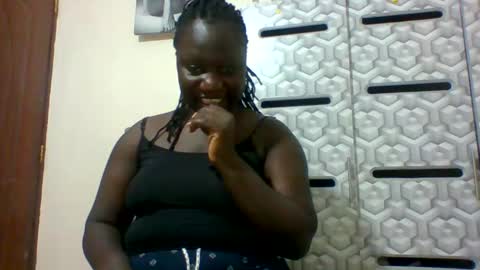 Snapshot of ladyblossoms19 chatting on January 30, 11:02 pm lindah32 online show from January 30, 11:02 pm