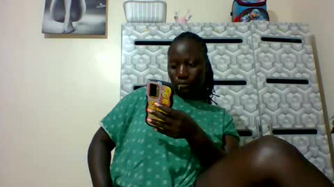Snapshot of ladyblossoms19 chatting on December 19, 8:55 pm lindah32 online show from December 19, 8:55 pm