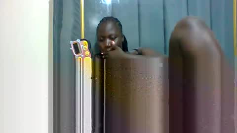 Snapshot of ladyblossoms19 chatting on December 23, 8:36 pm lindah32 online show from December 23, 8:36 pm