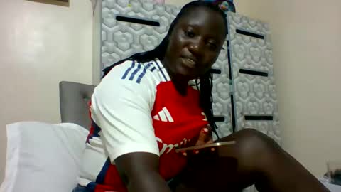 Snapshot of ladyblossoms19 chatting on January 2, 5:07 pm lindah32 online show from January 2, 5:07 pm