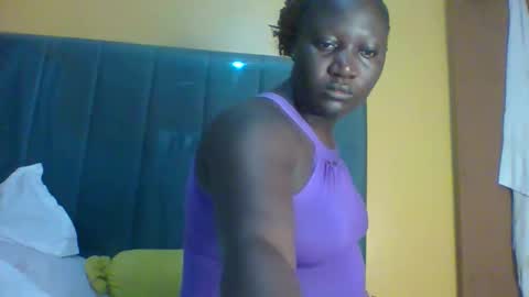 Snapshot of ladyblossoms19 chatting on September 22, 12:53 am lindah32 online show from September 22, 12:53 am