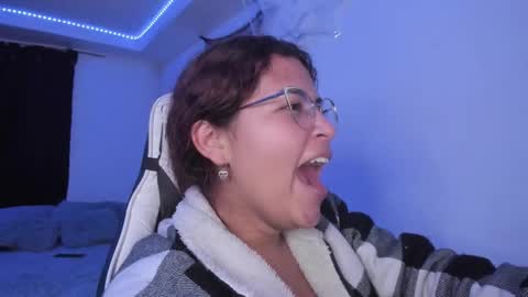  Lady  online show from October 12, 7:33 am