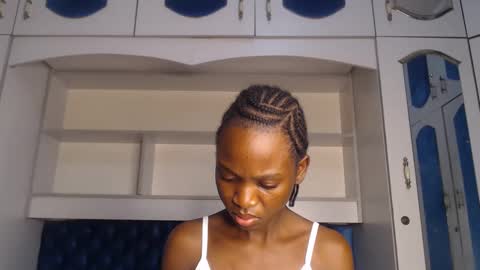 Snapshot of ladydiva69 chatting on March 1, 2:15 am ladydiva69 online show from March 1, 2:15 am