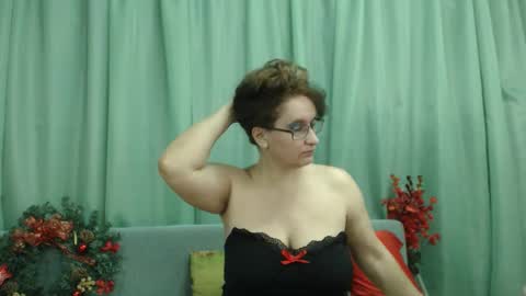 Snapshot of ladymagickiss chatting on December 25, 6:09 am Nicole.... online show from December 25, 6:09 am