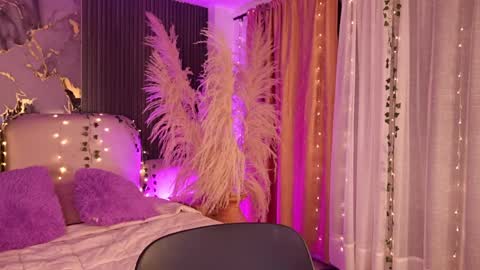 Lady  online show from April 9, 4:59 am