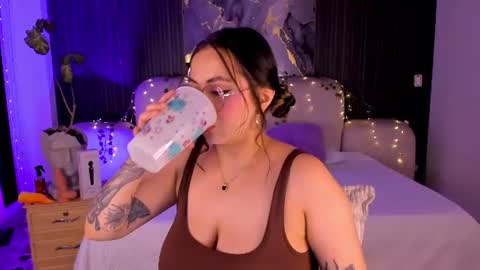 Lady  online show from July 7, 7:23 am