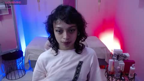 Snapshot of ladywawy_ chatting on October 1, 1:05 pm Ladywawy online show from October 1, 1:05 pm