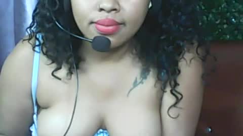 LadyXSnakes online show from July 6, 7:46 am