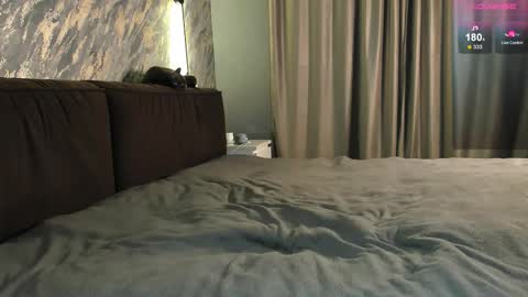 Bella online show from December 2, 9:28 pm