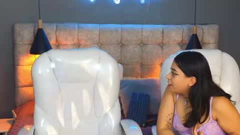    online show from March 5, 10:44 pm