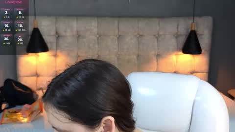    online show from October 7, 10:03 pm