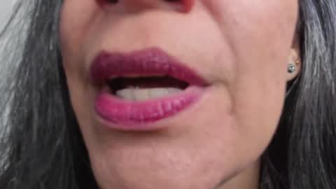 Snapshot of lailacastillomilf chatting on December 27, 12:34 pm Lailacastillo online show from December 27, 12:34 pm