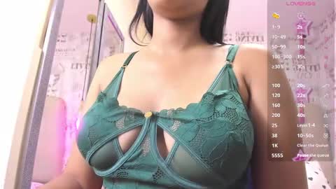 Snapshot of lailamorfy chatting on February 11, 12:25 pm online show from February 11, 12:25 pm