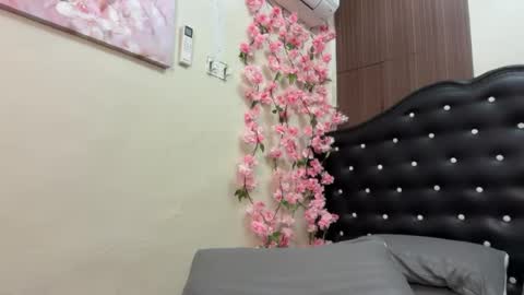 kristine online show from August 4, 6:58 pm