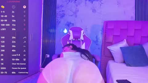 Snapshot of laly_cherry_ chatting on September 19, 12:59 pm Laura online show from September 19, 12:59 pm