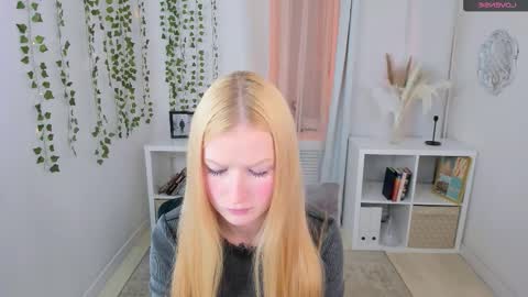 Laly online show from October 1, 11:26 am