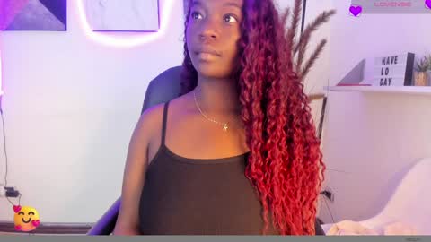 Snapshot of lana__beaux chatting on February 3, 7:10 pm online show from February 3, 7:10 pm