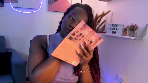 Snapshot of lana__beaux chatting on March 12, 7:04 pm online show from March 12, 7:04 pm