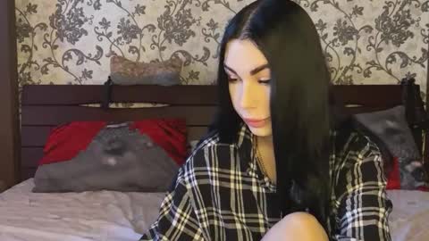 lana_del_play online show from February 9, 8:27 am