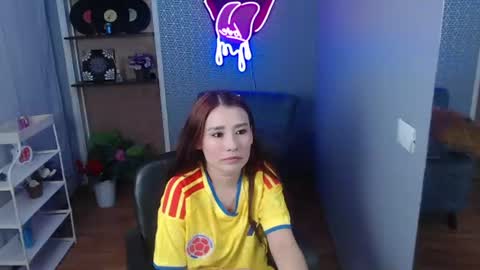 Lana online show from July 20, 6:30 pm